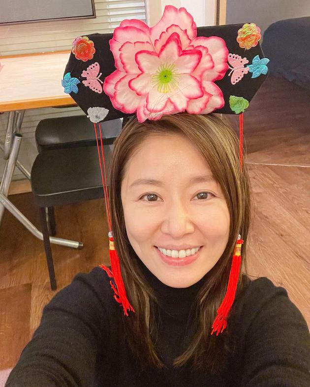 林心如扮紫薇素颜自拍 网友:格格吉祥